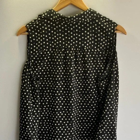 Polka Dot Sleeveless Blouse - Black and White - Picture 6 of 7